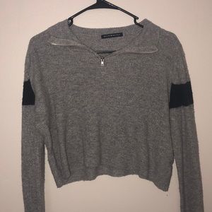 Thin crop top sweater